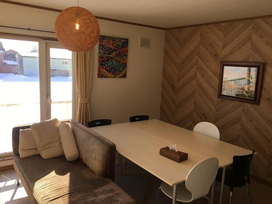 Apartment 千歳空港まで30分/casa Cotaro（カーサ・コタロ）/最大8名まで宿泊可能/近隣飲食店多数有 Naganuma